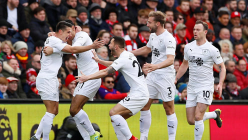 简单来说一说阿森纳和热刺的这场热身赛（简析阿森纳与热刺的热身赛）