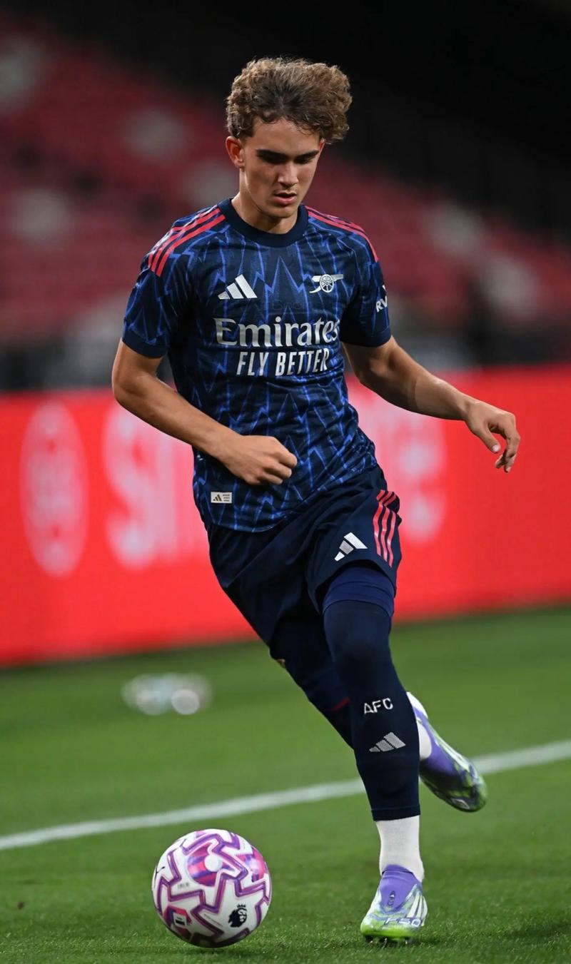 联想天禧AI足球智能体正式上线，亮相咪咕世界杯抽签夜直播（联想天禧AI足球智能体发布，首秀亮相咪咕世界杯抽签夜直播）