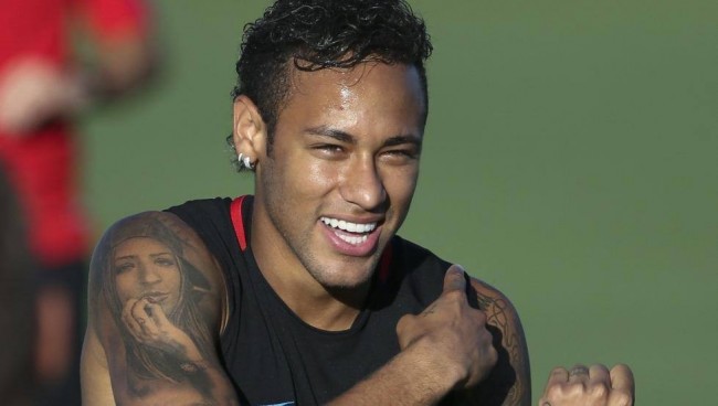 17岁重炮手翟宇睿表现稳定 女排U19再夺胜可冲最佳主攻（17岁重炮手翟宇睿发挥稳健，U19女排再胜有望冲击最佳主攻）