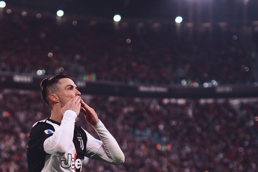 库乔：伊斯科是个非常积极的领袖；贝蒂斯的战术很重视边锋（库乔：伊斯科是位极具进取心的领袖，贝蒂斯战术强调边锋）